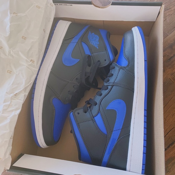 Jordan 1 Mid Royal Blue